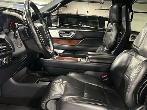 Used 2022 Lincoln Navigator Reserve AWD/4WD image 10