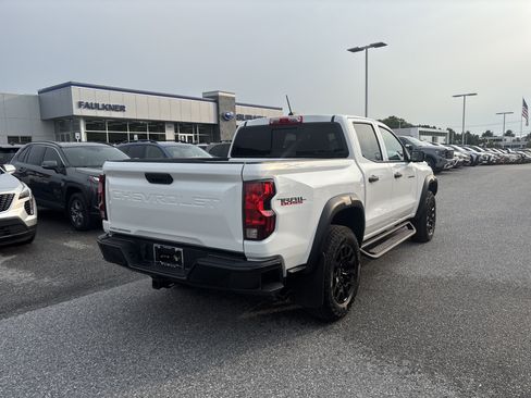 Used 2024 Chevrolet Colorado Trail Boss w/ Technology Package AWD/4WD image 21
