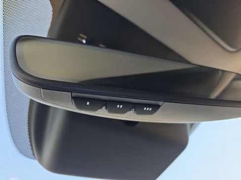 New 2026 Kia Carnival EX FWD image 16