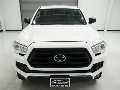 Used 2022 Toyota Tacoma SR w/ SX Package RWD image 2
