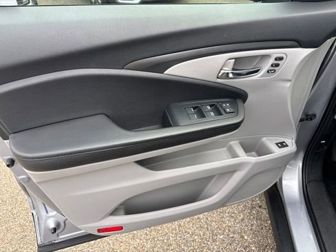 Certified 2022 Honda Pilot Special Edition image 6