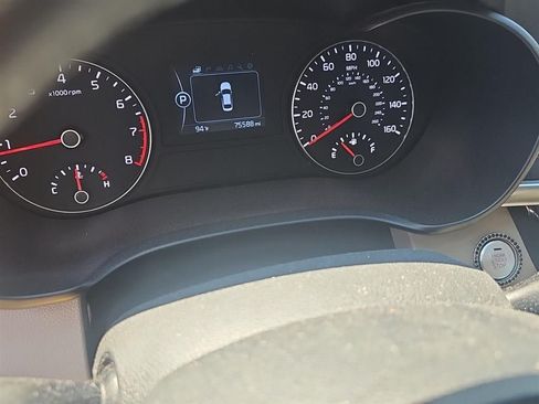 Used 2018 Kia Optima EX w/ Technology Package FWD image 5