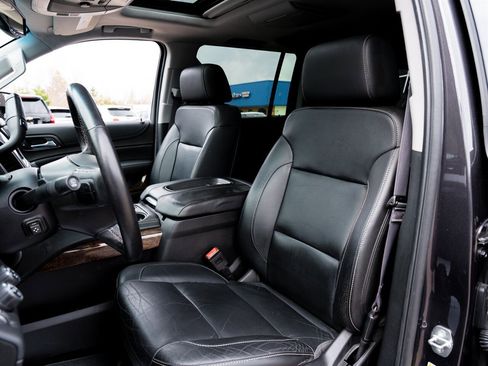 Used 2017 Chevrolet Suburban LT AWD/4WD image 19