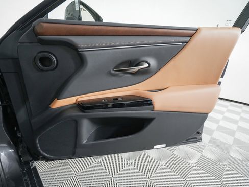 New 2025 Lexus ES 350 w/ Premium Package image 19