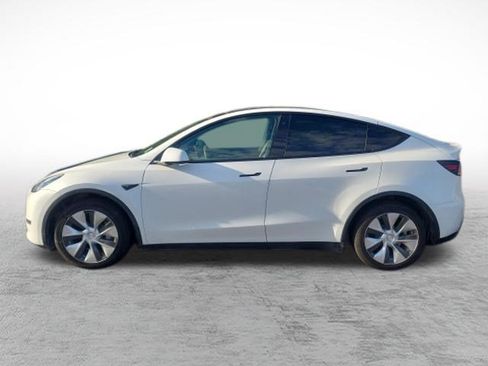 Used 2022 Tesla Model Y Long Range AWD/4WD image 8