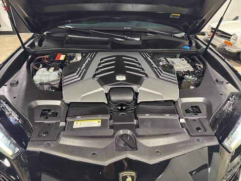Used 2019 Lamborghini Urus AWD/4WD image 34