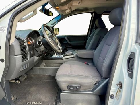 Used 2014 Nissan Titan SV w/ SV Value Truck Package image 11