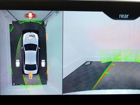 Used 2019 BMW 530e w/ Convenience Package image 16