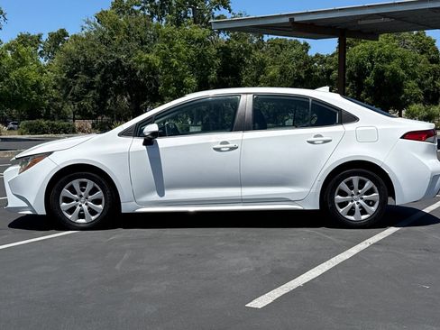 Used 2021 Toyota Corolla LE FWD image 14