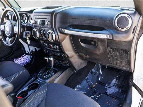 Used 2017 Jeep Wrangler Unlimited Sahara AWD/4WD image 23