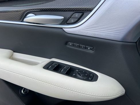 New 2026 Cadillac XT5 Sportv w/ LPO, Floor Liner Package image 20