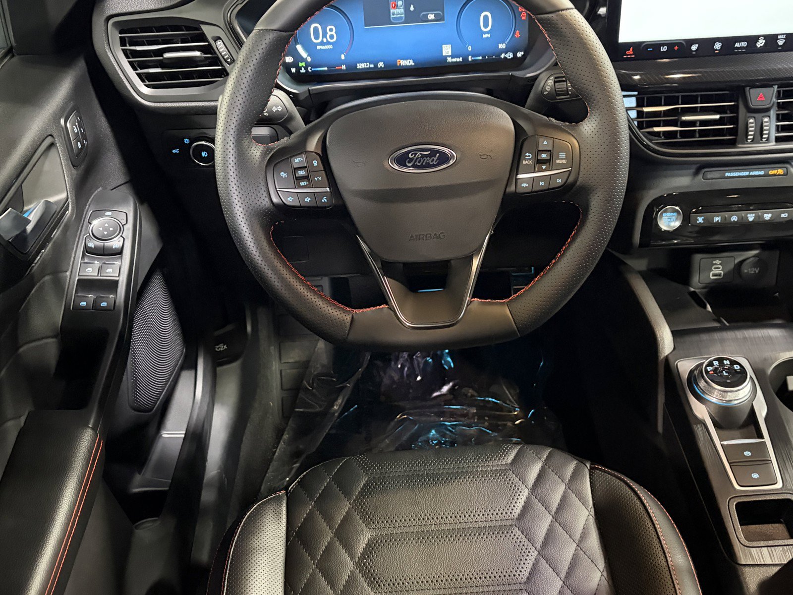 Used 2024 Ford Escape ST-Line Elite w/ Premium Technology Package AWD/4WD image 28