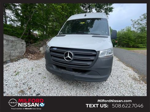 Used 2025 Mercedes-Benz Sprinter 2500 image 7