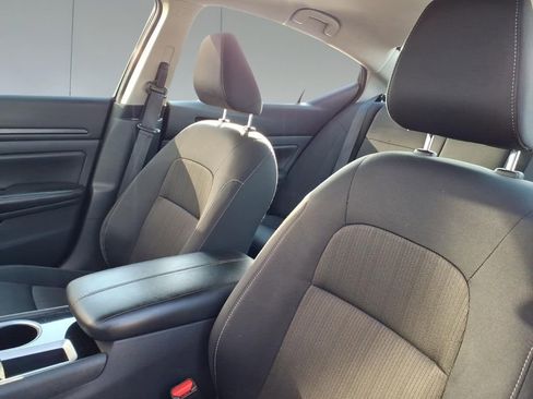 Used 2024 Nissan Altima 2.5 SV image 13