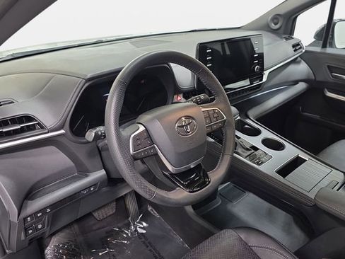 Certified 2023 Toyota Sienna XSE AWD/4WD image 13
