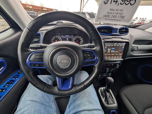 Used 2018 Jeep Renegade Latitude w/ UConnect 8.4 Nav Group image 10