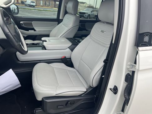 Used 2025 Ford Expedition Platinum w/ Platinum Ultimate Package image 14