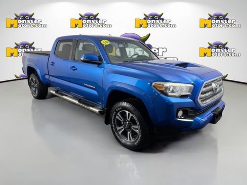 Used 2016 Toyota Tacoma SR5 AWD/4WD image 3