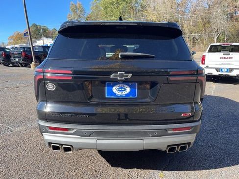 Used 2024 Chevrolet Traverse Z71 w/ Enhanced Driving Package image 5