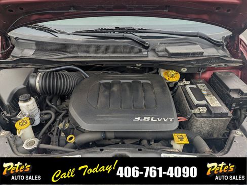 Used 2018 Dodge Grand Caravan SE w/ UConnect Hands-Free Group image 26