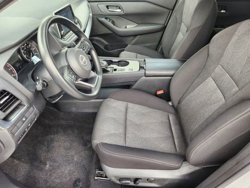 Used 2024 Nissan Rogue SV FWD image 9
