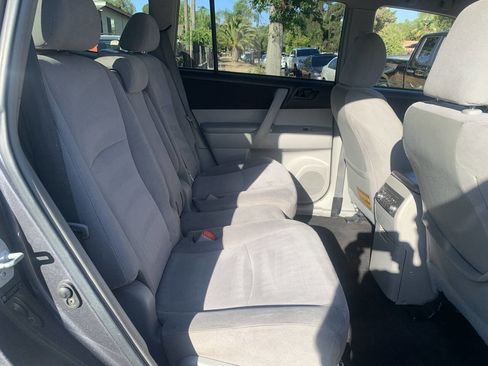 Used 2011 Toyota Highlander 2WD image 11