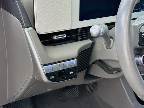 Used 2024 Hyundai Ioniq 5 SEL image 17