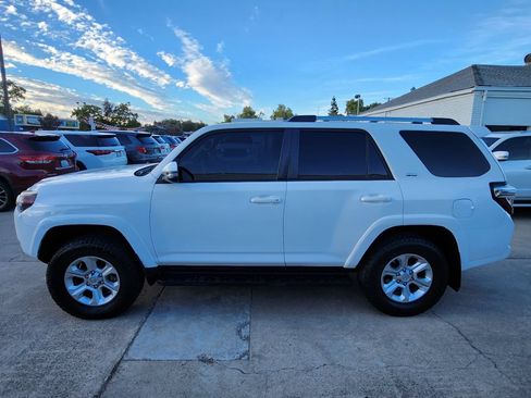 Used 2019 Toyota 4Runner SR5 Premium w/ Convenience Package RWD image 3