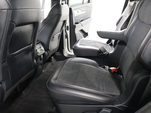 Used 2025 Ford Explorer ST AWD/4WD image 27