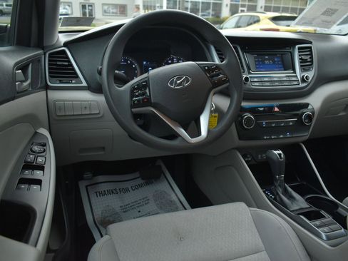 Used 2018 Hyundai Tucson SE image 16