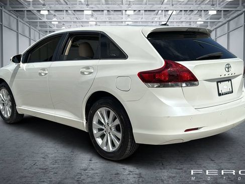 Used 2013 Toyota Venza LE FWD image 3