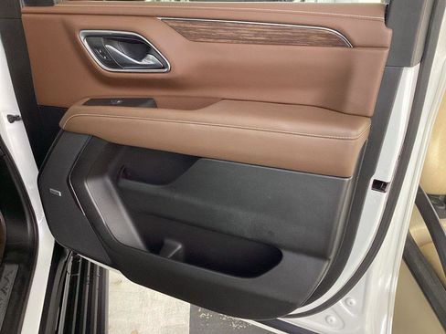 Used 2022 Chevrolet Tahoe High Country AWD/4WD image 27