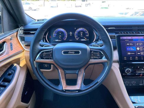 Certified 2025 Jeep Grand Cherokee L Summit image 10