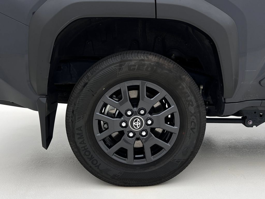 Used 2025 Toyota 4Runner SR5 AWD/4WD image 28