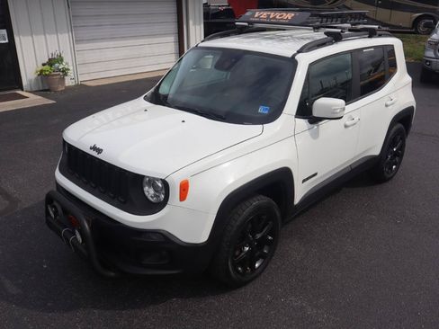 Used 2017 Jeep Renegade Altitude AWD/4WD image 11