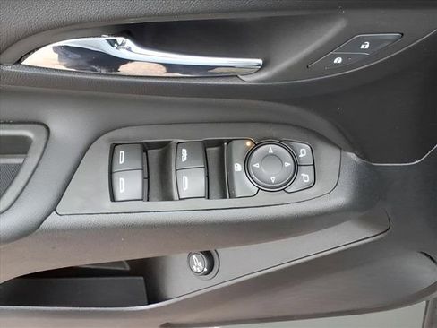 Used 2023 Chevrolet Equinox LT image 16