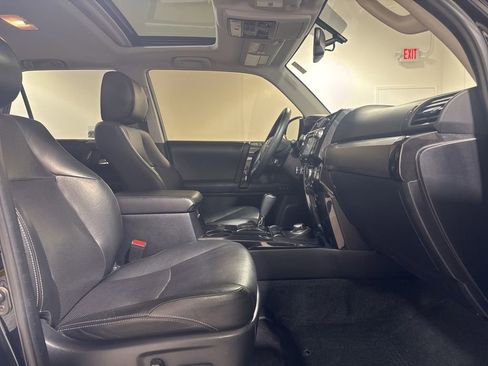 Used 2019 Toyota 4Runner Limited AWD/4WD image 28