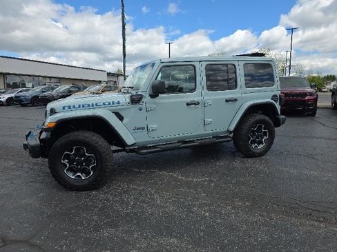 Used 2023 Jeep Wrangler Unlimited Rubicon 4xe w/ Steel Bumper Group AWD/4WD image 3