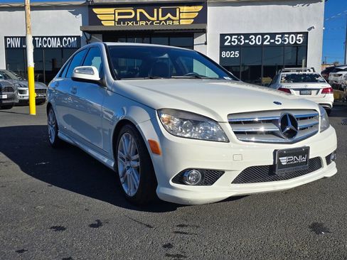 Used 2009 Mercedes-Benz C 300 Sedan image 4
