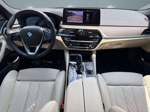 Used 2023 BMW 530i w/ Premium Package RWD image 16