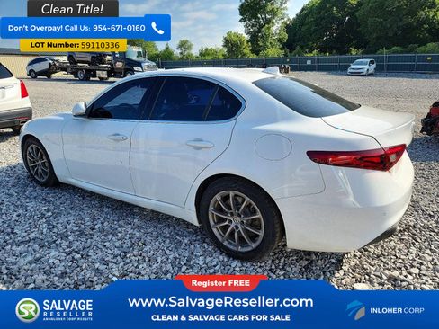Used 2017 Alfa Romeo Giulia RWD image 3