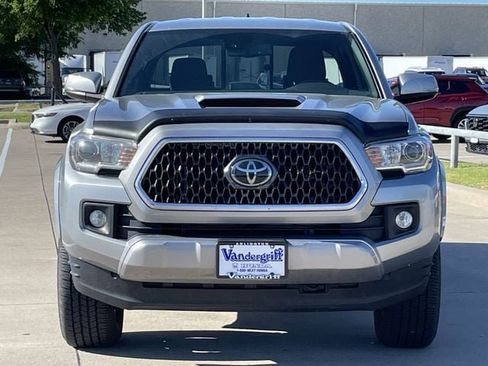 Used 2018 Toyota Tacoma TRD Sport image 7