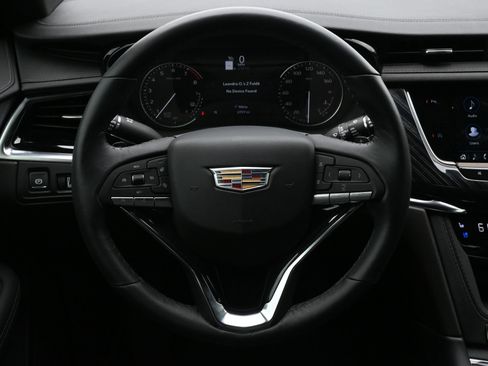 Used 2024 Cadillac XT6 Premium Luxury w/ LPO, Floor Liner Package FWD image 10