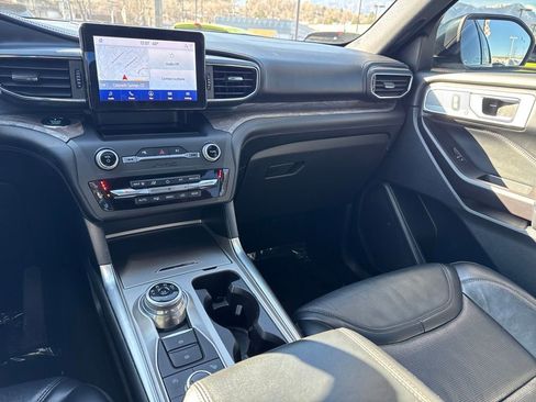 Used 2020 Ford Explorer Platinum image 45