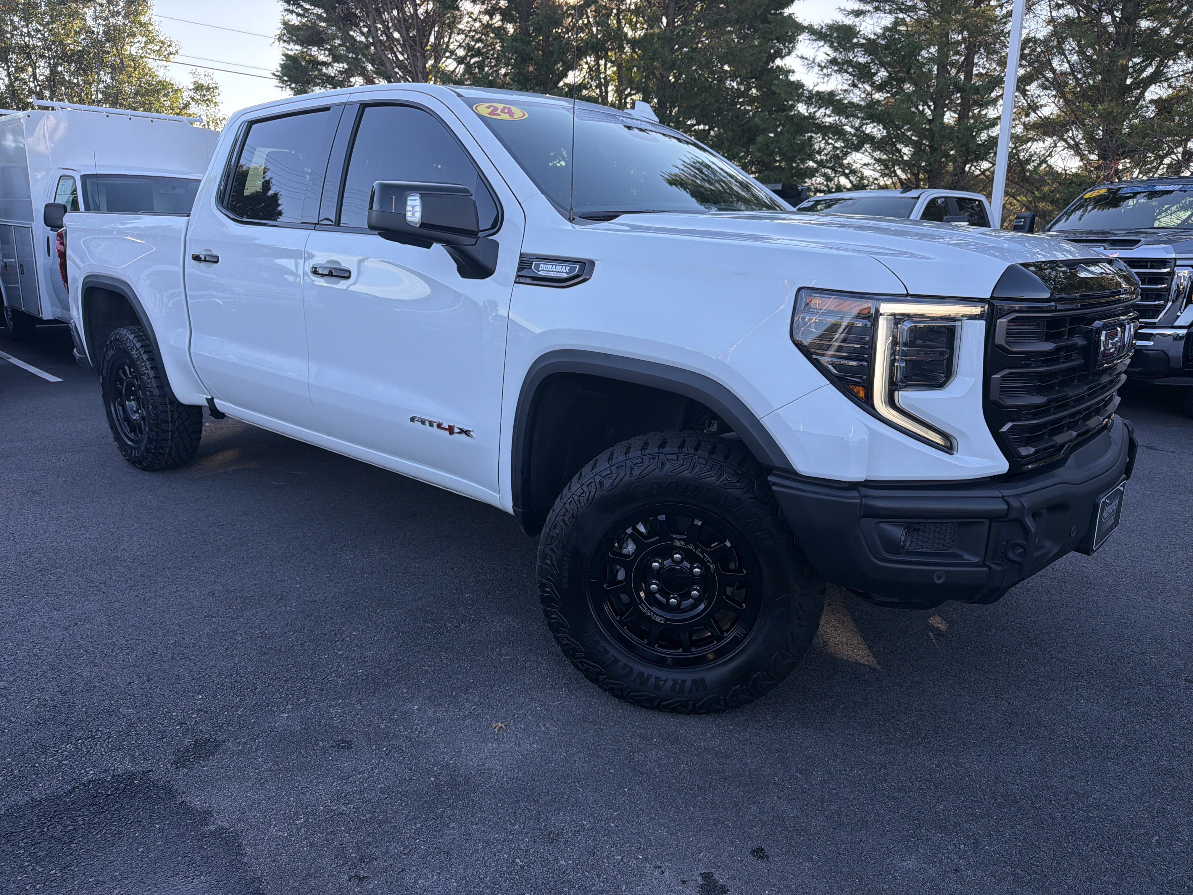Used 2024 GMC Sierra 1500 AT4X w/ AT4X AEV Edition AWD/4WD image 2