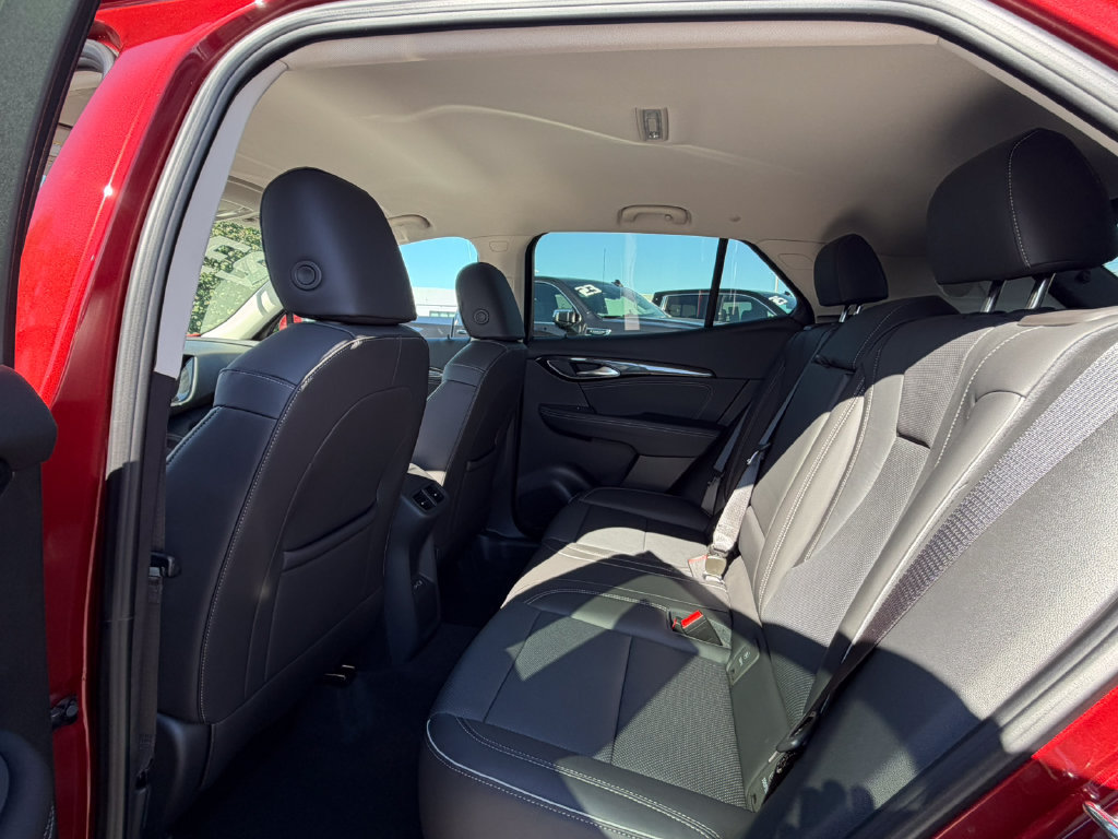 Used 2023 Buick Envision Essence AWD/4WD image 31