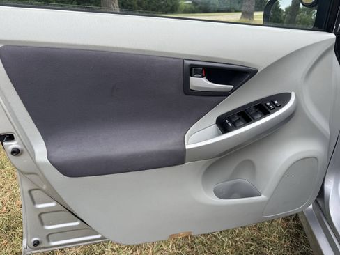Used 2011 Toyota Prius Two FWD image 11