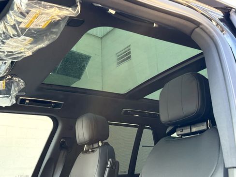 New 2026 Land Rover Range Rover SE image 12