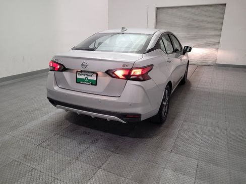 Used 2021 Nissan Versa SV FWD image 7