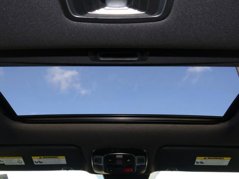 Used 2022 Hyundai Santa Cruz SEL Premium image 14